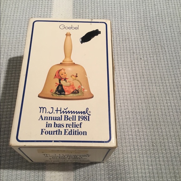 GOEBEL BELL IN PERFECT CONDITION - Picture 2 of 12